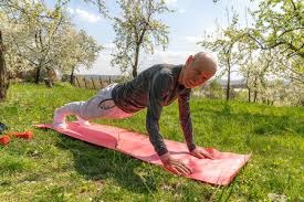 默特萨克、于大宝观战梅州U15vs浙江U15，并与小球员互动